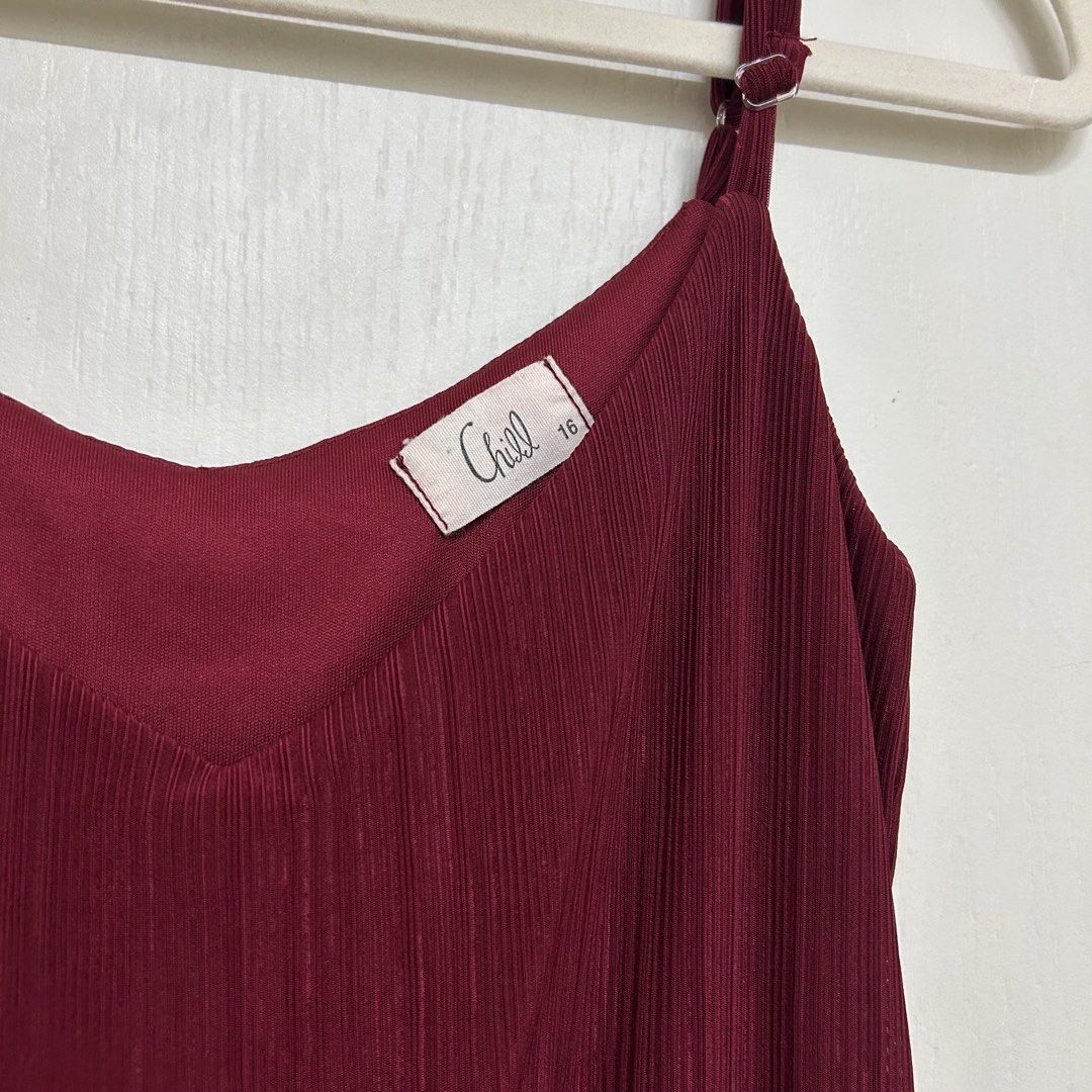 Preloved | Chill Burgundy Jumpsuit (Category: Jumpsuits) located in Caloocan City. Submitted by trisdeclutters (Listing ID 1441422068, Image 3). Description: Last price already Best fit XS to M Bust: 28" to 34" Waist: 21" to 34" Length: 42" Slit length: 13" Stretchable No flaws, good as new (used once) Bought at Chill, SM Dept Store ‼️no reservations, exchange, cancellation, return, refund‼️.