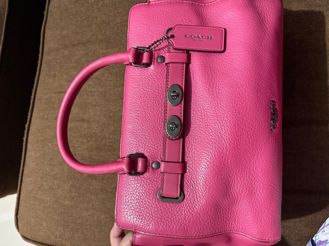 Preloved coach mini swagger / mini blake in pink (Category: Luxury Bags & Wallets) located in Quezon City. Submitted by zeejjj_ (Listing ID 1441456256, Image 2). Description: only issue is the creed and some might need cleaning, .