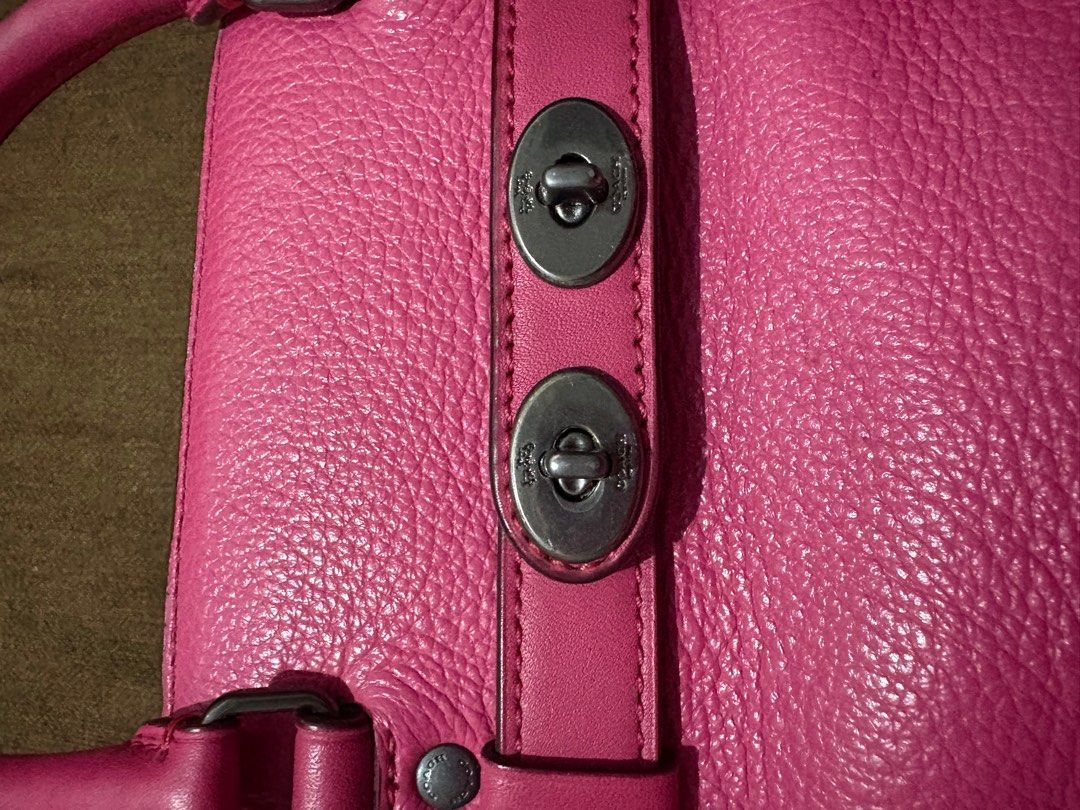 Preloved coach mini swagger / mini blake in pink (Category: Luxury Bags & Wallets) located in Quezon City. Submitted by zeejjj_ (Listing ID 1441456256, Image 3). Description: only issue is the creed and some might need cleaning, .
