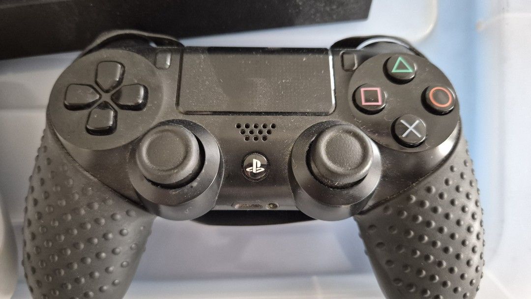 PS4 Console with 2 Controllers and 4 Games (Category: PlayStation) located in Antipolo. Submitted by declutterinboy (Listing ID 1441476463, Image 3). Description: - PS4 Console - 2 Controllers (1 White oem, 1 Black orig) - Comes with orig box not included in pic - 4 Games Included: -.hack//G.U. Last Recode - Fallout 4 Game of the Year Edition - Persona 5 - The Witcher 3: Wild Hunt Game of the Year Edition - Storage: 500 GB Pickup / delivery: uppe