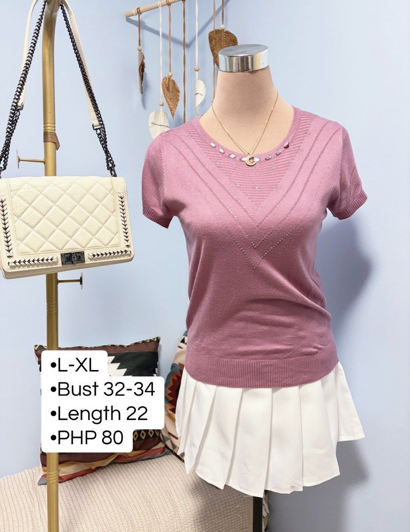 Purple knitted blouse L-XL (Category: Blouses) located in Manila. Submitted by mhiray_ph28 (Listing ID 1441543836, Image 1). Description: .