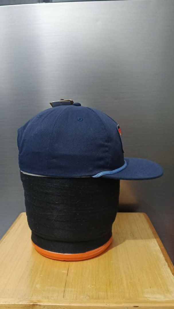Quiksilver Ray Horizon Navy Blue Snapback Hat (Category: Caps & Hats) located in Pasig City. Submitted by oo7-thriftnflip-oo7 (Listing ID 1441542111, Image 3). Description: Quicksilver Ray Horizon Hat Easy Glades Condition: Brand New Color Rate: 10/10 Size on Tag: OSFM No Issue Price: ₱880 +shipping fee.