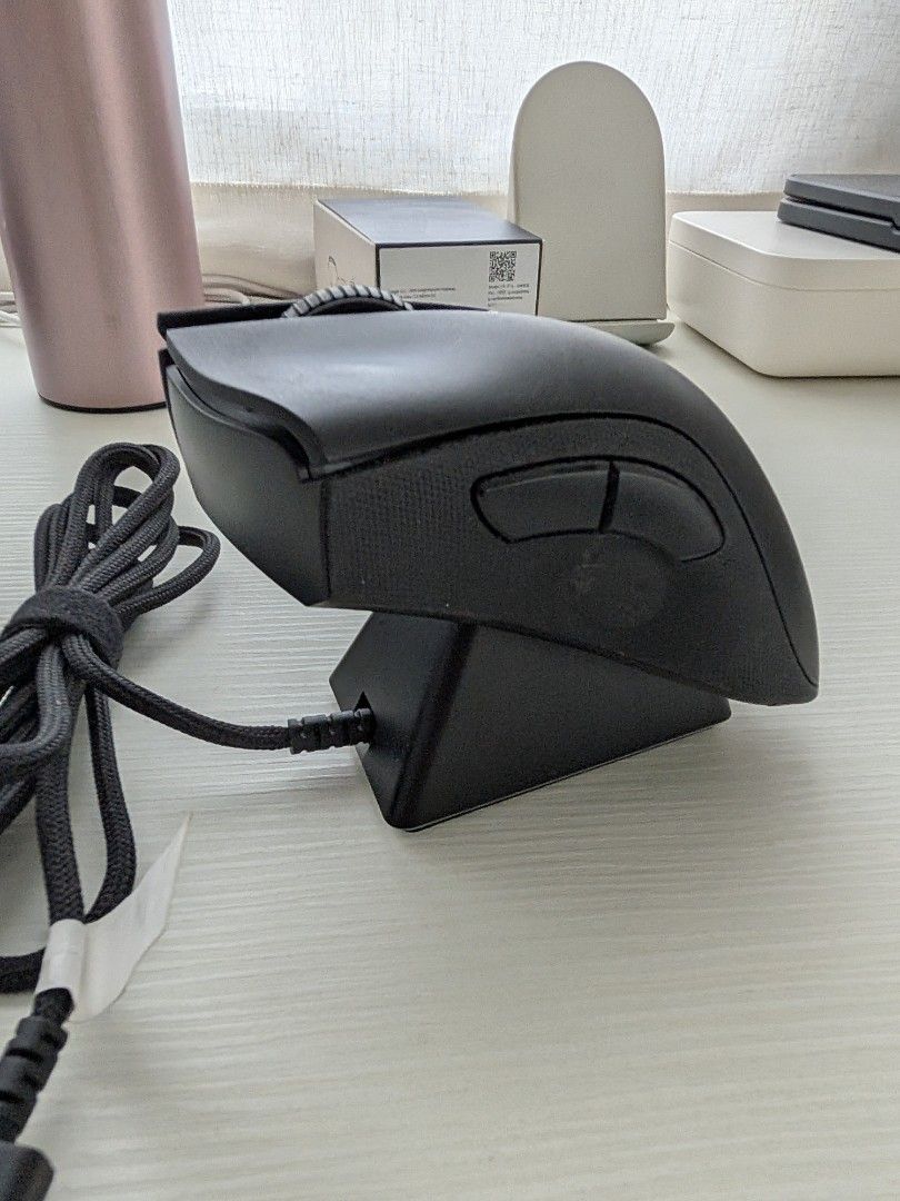 Razer DeathAdder V2 Pro Wireless Gaming Mouse with Charging Dock471031920271697922
