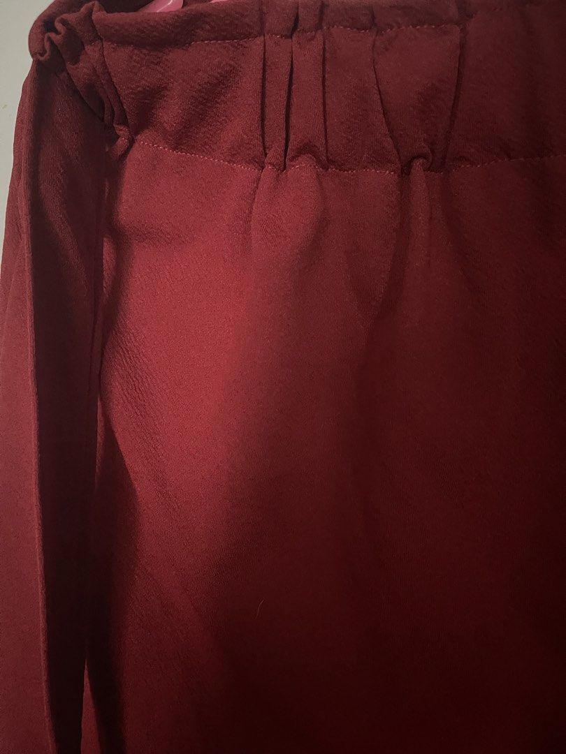 red midi skirt (Category: Skirts) located in Manila. Submitted by declutterwithbea (Listing ID 1441451799, Image 3). Description: can fit 26-30 waist hast built in belt.