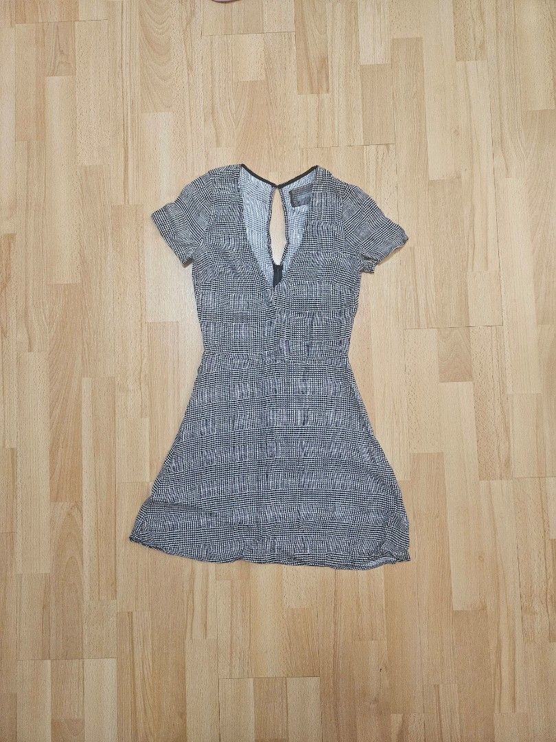 Ref0rmati0n durham mini dress in gingham (Category: Dresses) located in Quezon City. Submitted by cheapbrandy (Listing ID 1441393037, Image 3). Description: rfs: gained weight 😅 used max 2x. no issues! still a bit new.