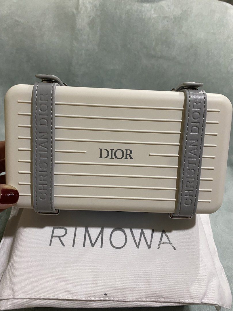 rimowa camera bag (Category: Luxury Bags & Wallets) located in Cavite. Submitted by bagsbest2 (Listing ID 1441390699, Image 2). Description: mode of shipping: lbc only or any rider to be book by the buyer.