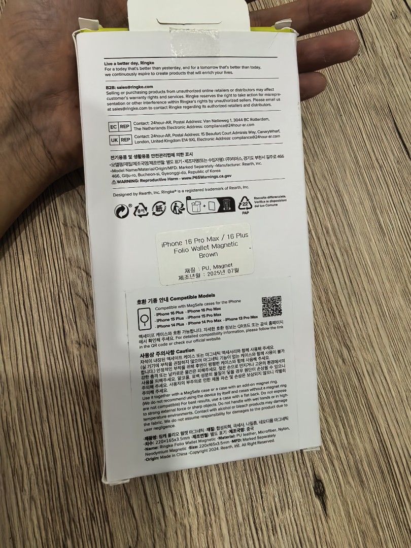 Ringke Magsafe Folio Wallet for iPhone 12-13 pro max (Category: Cases & Sleeves) located in Quezon City. Submitted by ccgem (Listing ID 1441561189, Image 2). Description: Bought a new phone so I wont be needing this anymore. Used it only one time. Still in pristine condition. No scratches. Has strong magnets .
