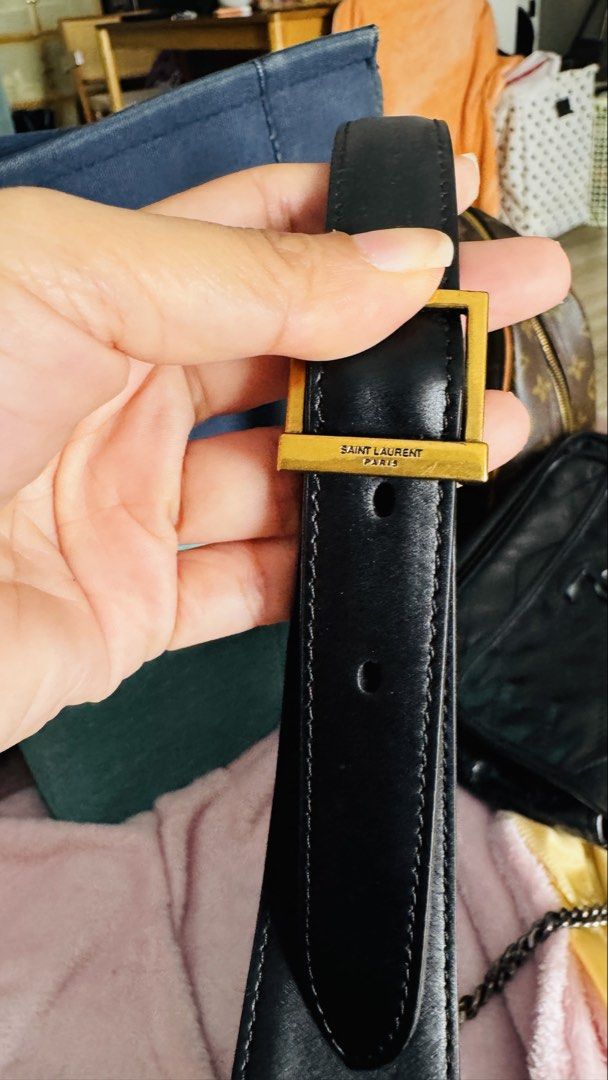 Saint Laurent Black Leather Shoulder Bag (Category: Luxury Bags & Wallets) located in Pasig City. Submitted by cecilececile4361 (Listing ID 1441438079, Image 1). Description: Black leather shoulder bag from Saint Laurent. Gold hardware details. Interior has a zip pocket and a leather tag. Clean inside. Strap is adjustable. Great everyday bag. Saint Laurent Le 5 à 7 Style Black Leather Shoulder Bag Bought in japan Inclusion: bag only.