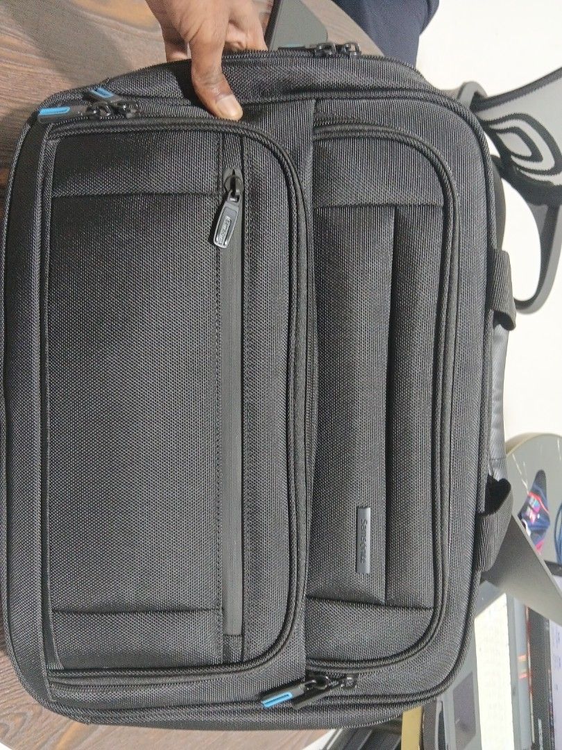 Samsonite brand new Black Laptop Bag with Multiple Compartments