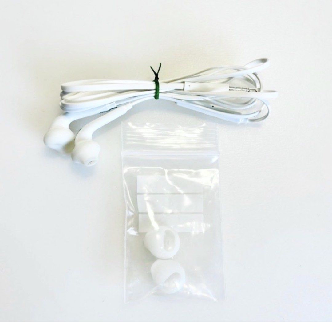 Samsung In-Ear Fit Wired Earphones (new)