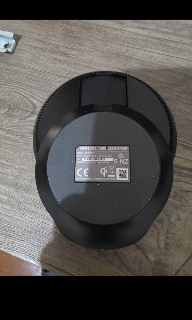 Samsung Qi Charger (Category: Chargers) located in Manila. Submitted by bunbun2026 (Listing ID 1441569171, Image 3). Description: .