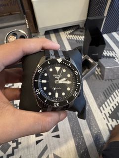 (Category: ) located in . Submitted by watch.machine (Listing ID 1441438314, Image 1). Description: .