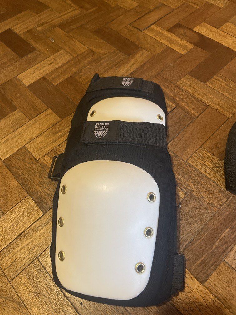 Shaun White Supply Co. Knee/elbow Pad Set (Category: Skates, Rollerblades & Scooters) located in Manila. Submitted by zaolongbuo1018 (Listing ID 1441582007, Image 3). Description: Been used once and never touched it again (i used to skate but not anymore so im decluttering my stuffs).