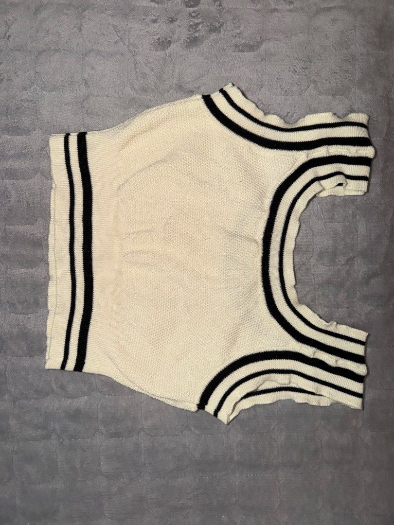 SHEIN MOD STRIPED TRIM CROP KNITTED TOP (Category: Sleeveless) located in Makati City. Submitted by inxdnl (Listing ID 1441452991, Image 3). Description: SIZE: L-XL ORIGINAL AND FROM SHEIN STRETCHABLE MATERIAL BRANDNEW!! NO DAMAGE OR FLAW CAN SEND WHEN WORN OR MEASUREMENTS CAN SHIP ASAP TODAY MESSAGE ONLY IF INTERESTED, LOWEST PRICE ALREADY .