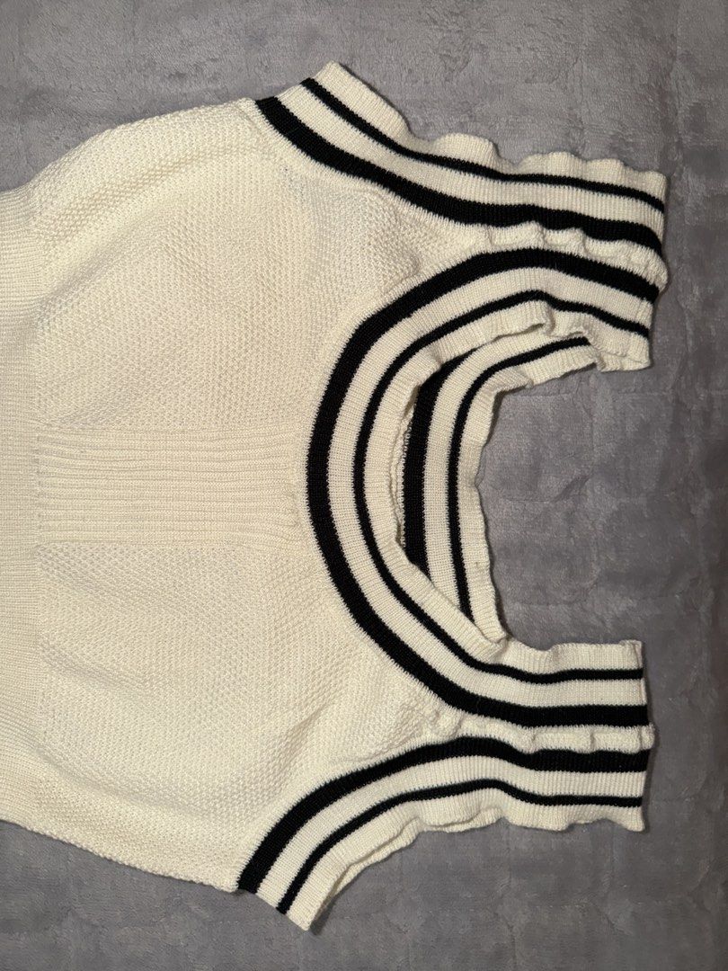 SHEIN MOD STRIPED TRIM CROP KNITTED TOP (Category: Sleeveless) located in Makati City. Submitted by inxdnl (Listing ID 1441452991, Image 2). Description: SIZE: L-XL ORIGINAL AND FROM SHEIN STRETCHABLE MATERIAL BRANDNEW!! NO DAMAGE OR FLAW CAN SEND WHEN WORN OR MEASUREMENTS CAN SHIP ASAP TODAY MESSAGE ONLY IF INTERESTED, LOWEST PRICE ALREADY .