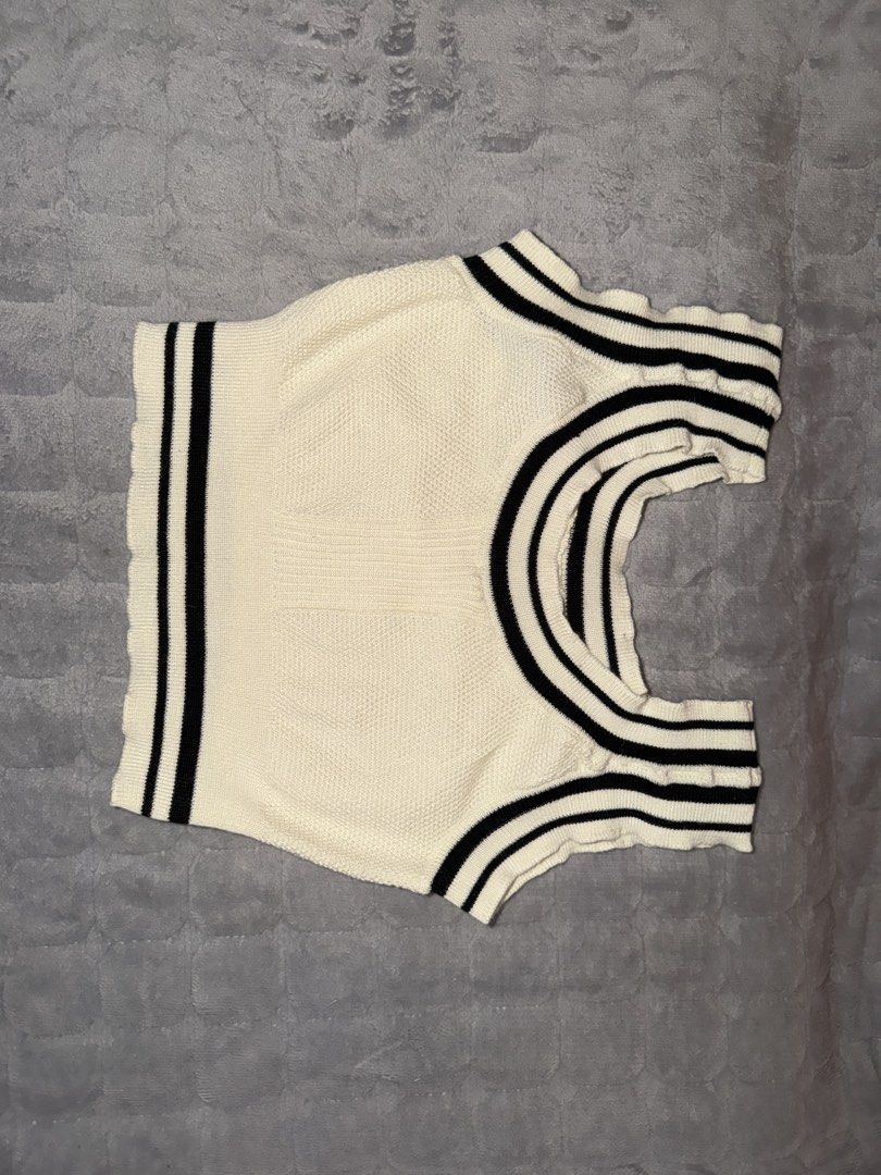 SHEIN MOD STRIPED TRIM CROP KNITTED TOP (Category: Sleeveless) located in Makati City. Submitted by inxdnl (Listing ID 1441452991, Image 1). Description: SIZE: L-XL ORIGINAL AND FROM SHEIN STRETCHABLE MATERIAL BRANDNEW!! NO DAMAGE OR FLAW CAN SEND WHEN WORN OR MEASUREMENTS CAN SHIP ASAP TODAY MESSAGE ONLY IF INTERESTED, LOWEST PRICE ALREADY .