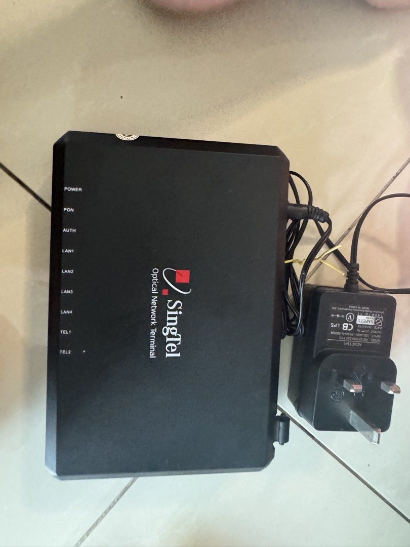 Singtel Optical Network Terminal with Power Adapter471272094612869120