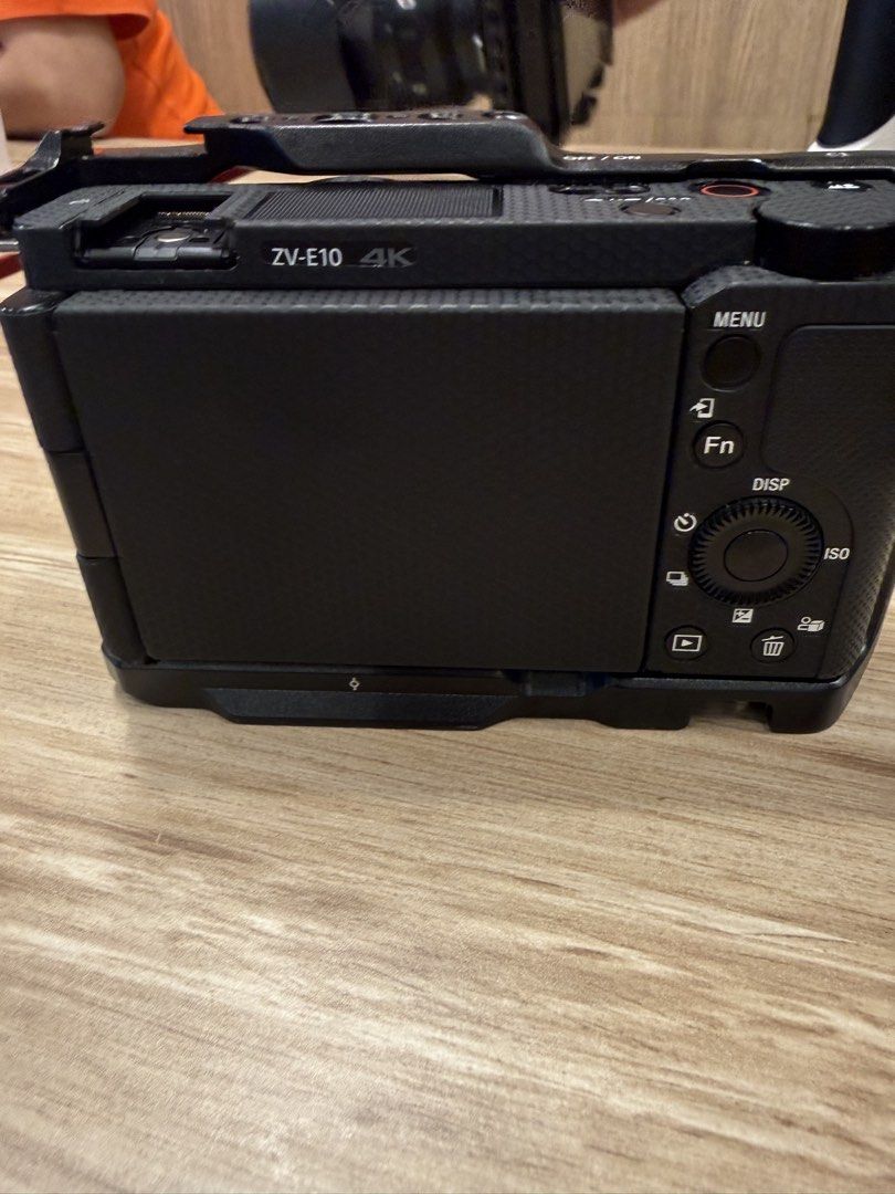 SONY ZVE10 (Category: Cameras) located in Manila. Submitted by luckyflower-85ff (Listing ID 1441455681, Image 2). Description: Sony Zve10 no lens -ravpower battery -smallrig cage (bago lang) 12k shutter count Jjc scratch resistant skin.