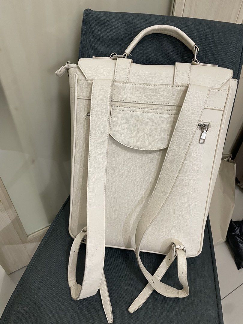 Straightforward DVL Alto Backpack in Sand (Category: Backpacks) located in Manila. Submitted by triksi.anne (Listing ID 1441539035, Image 3). Description: Bought at the mall for Php3,200 issue: *secret pocket at the back cannot be zipped *few ballpen stains What are its features? * flap with magnetic snap as main closure * full zipper as second closure *1 exterior front pocket with zip closure * 1 exterior back pocket with zip closure * 1 interio