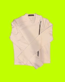 (Category: ) located in . Submitted by solcurations (Listing ID 1441387768, Image 1). Description: .