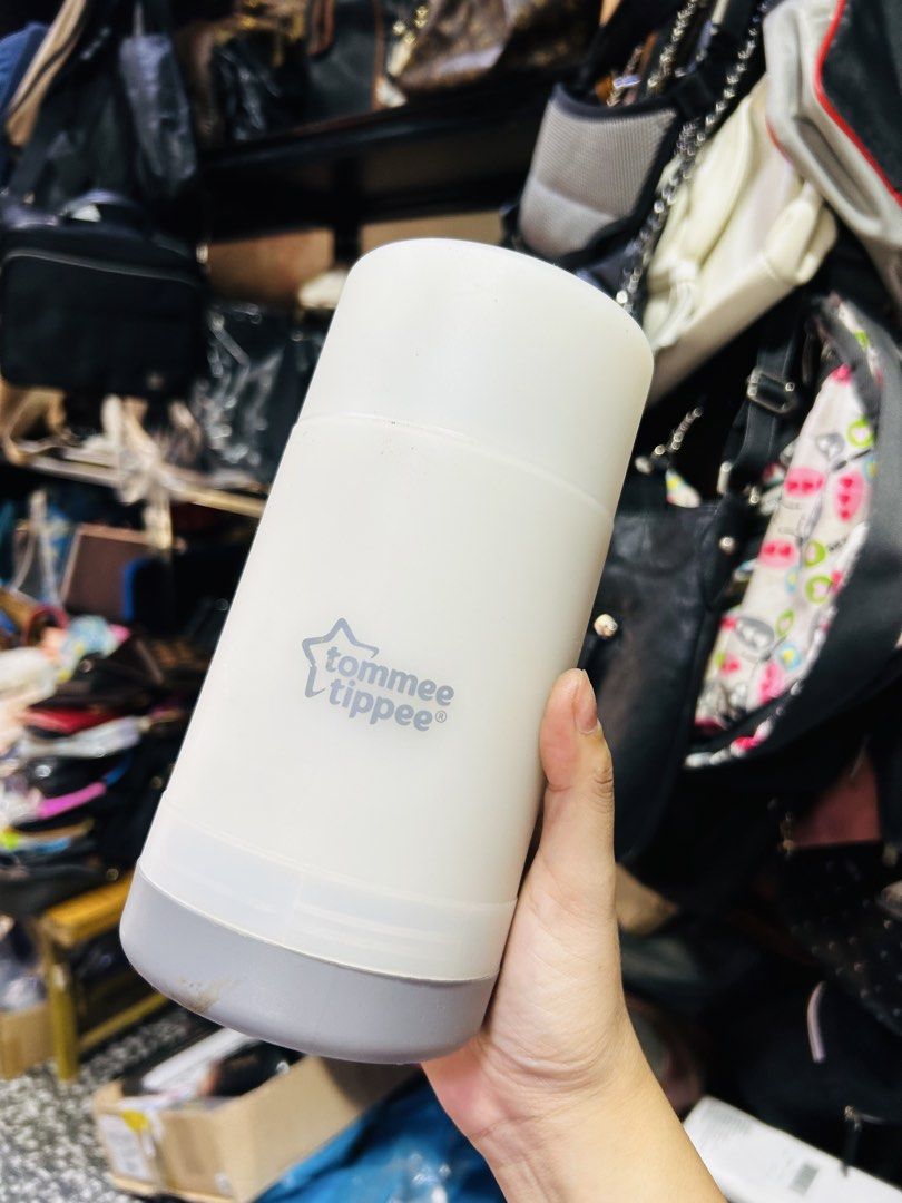 Tommee Tippee Insulated Food Jar 500ml (Category: Weaning & Toddler Feeding) located in Manila. Submitted by starbalesukandjapansurplus (Listing ID 1441496381, Image 1). Description: - Keeps food warm or cold - Stainless steel interior - White outer casing - Secure lid seal - Ideal for outings, picnics, or daycare - Easy to clean - 500ml capacity.