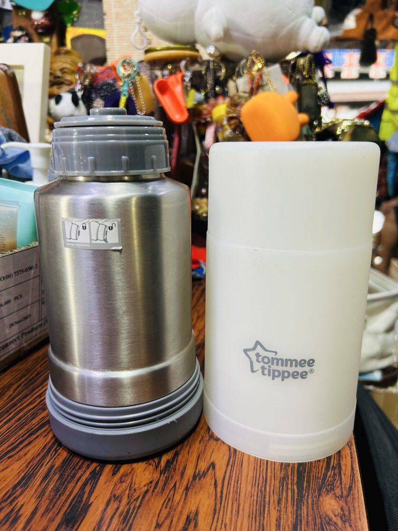Tommee Tippee Insulated Food Jar 500ml (Category: Weaning & Toddler Feeding) located in Manila. Submitted by starbalesukandjapansurplus (Listing ID 1441496381, Image 2). Description: - Keeps food warm or cold - Stainless steel interior - White outer casing - Secure lid seal - Ideal for outings, picnics, or daycare - Easy to clean - 500ml capacity.