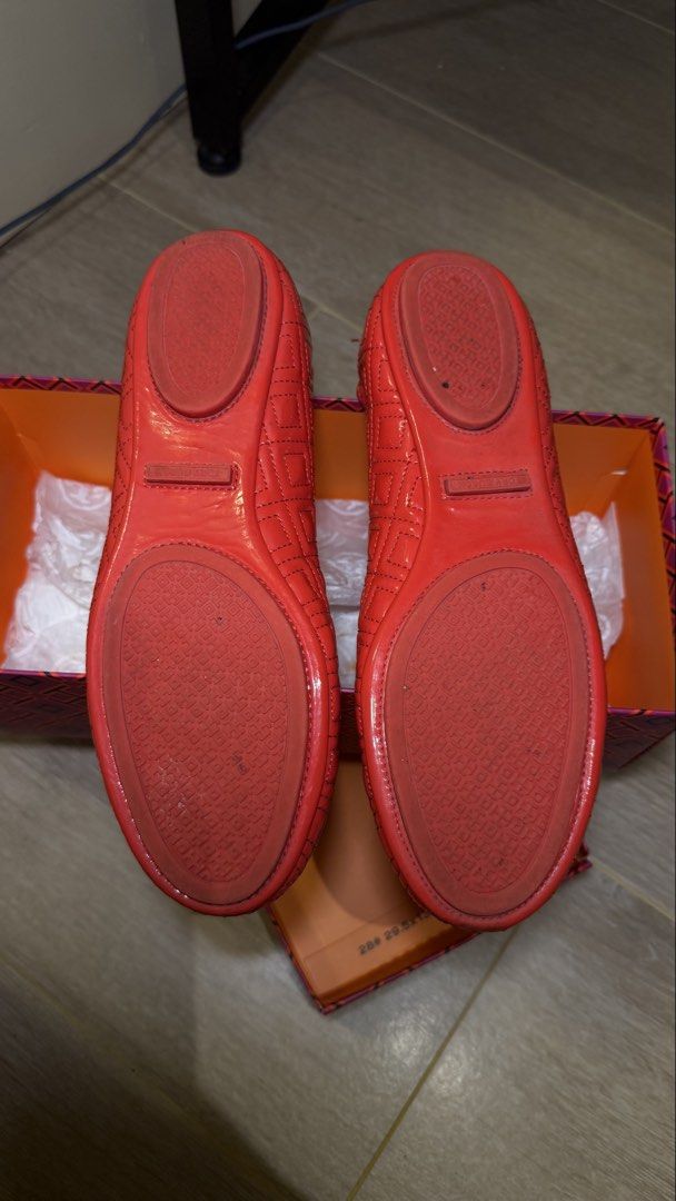 Tory Burch Minnie Quilted Ballet Flats (Category: Flats & Sandals) located in Manila. Submitted by liarawr (Listing ID 1441530352, Image 3). Description: - Red Tory Burch ballet flats - Patent leather with signature gold double T logo - Includes original box - Adds a cute pop of color to any outfit - Easy slip-on style.