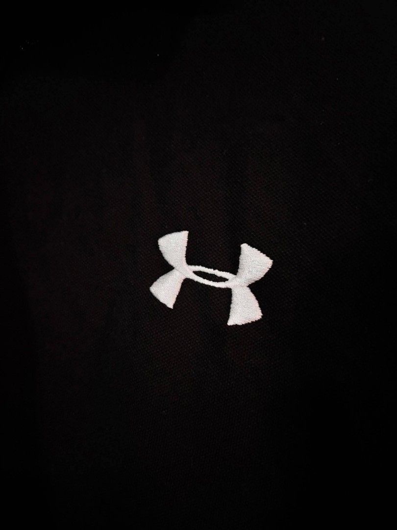 UA POLO SHIRT (Category: Tshirts & Polo Shirts ) located in Gerona. Submitted by thrift_servers (Listing ID 1441466663, Image 3). Description: need Wash issue see last photo.