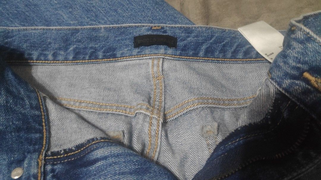 Uniqlo wide leg pants (Category: Jeans) located in Quezon City. Submitted by soop613 (Listing ID 1441543057, Image 2). Description: - Uniqlo Straight Fit Jeans - Size: 26/66cm - Color: Classic Blue Wash - Material: 100% Cotton Kaihara Denim - Pocket Lining: 100% Cotton - Fit: Straight Leg, Middle Rise - Ideal for: Everyday wear.