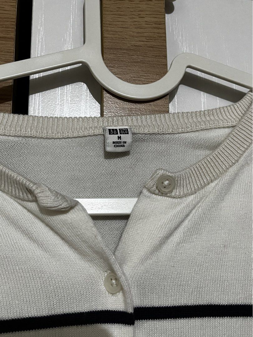 [SOLD]Uniqlo striped cardigan (Category: Coats, Jackets and Outerwear) located in Manila. Submitted by shopthevintage (Listing ID 1441529130, Image 2). Description: pm for more details .