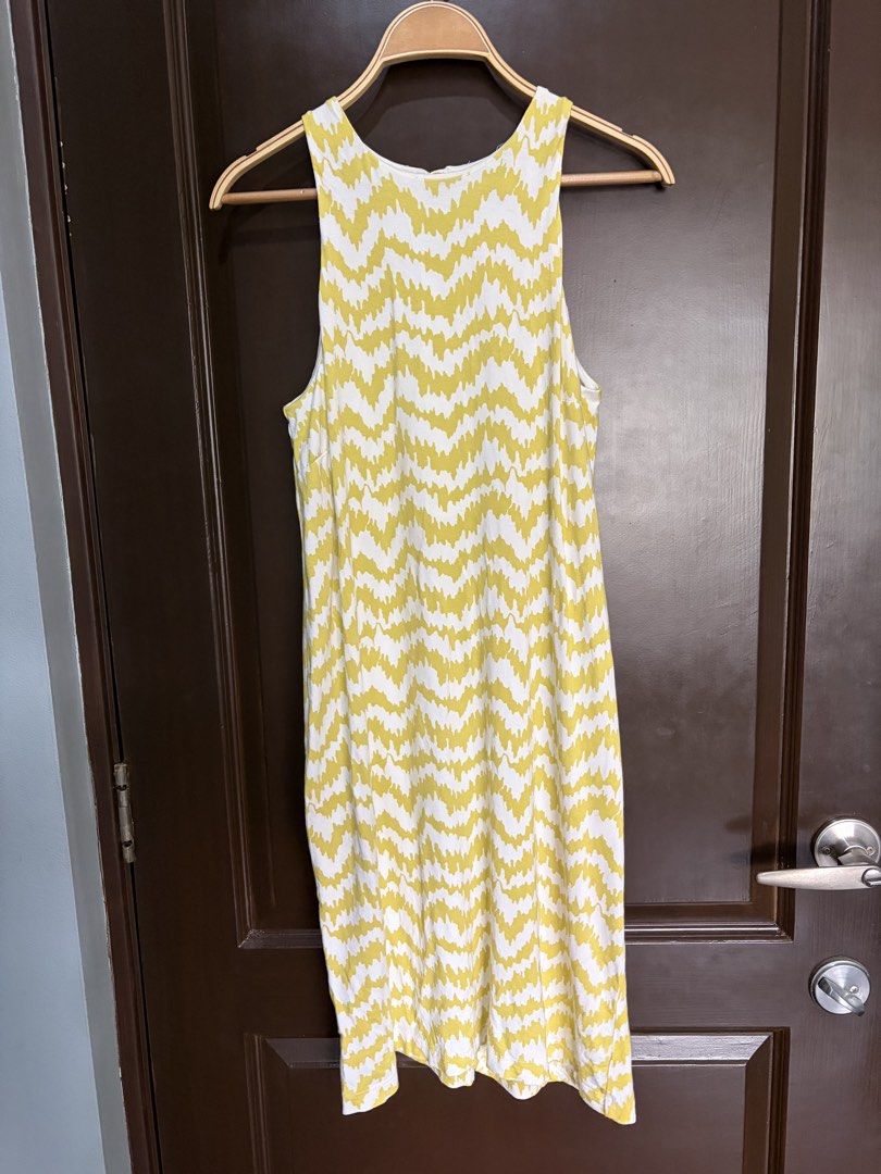 USA yellow halter dress (Category: Dresses) located in Manila. Submitted by urbanwear (Listing ID 1441514150, Image 1). Description: .
