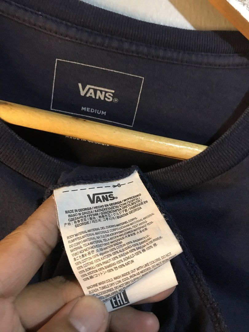 Vans (Category: Tshirts & Polo Shirts ) located in San Pablo. Submitted by fivesix.drip (Listing ID 1441540421, Image 3). Description: Vans Size Medium on tag 22 width 28 length .