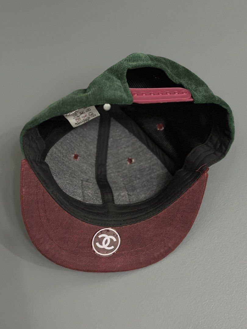 Vintage Chanel Snapback Short Brim (Category: Caps & Hats) located in Baguio. Submitted by normalbusinessman (Listing ID 1441574120, Image 3). Description: Legit. Vintage..
