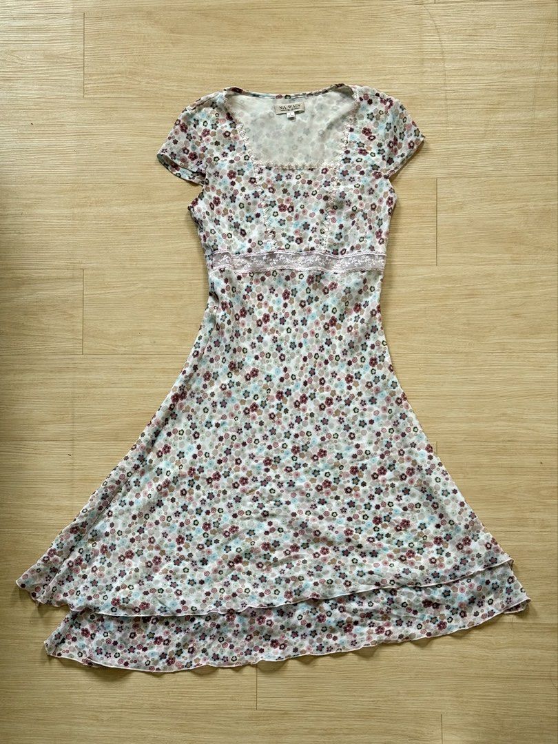 Vintage Floral Dress (Category: Dresses) located in Pateros City. Submitted by lorixlori (Listing ID 1441483633, Image 1). Description: Vintage Floral Dress • Bust: 30 • Waist: 26 • Length: 39 .