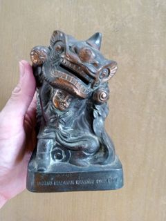 (Category: ) located in . Submitted by buy_sell_vintage_collectibles (Listing ID 1441391406, Image 1). Description: .