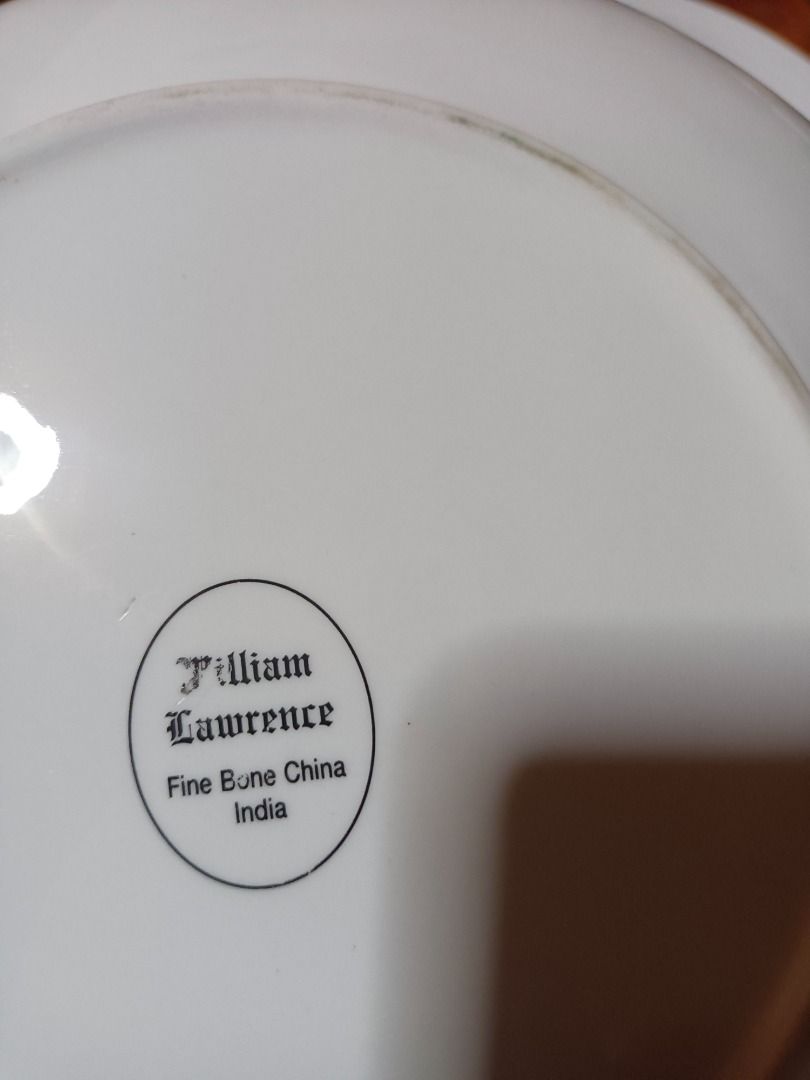 Vintage White Ceramic Serving Bowl with Lid (Category: Dinnerware & Cutlery) located in Caloocan City. Submitted by ibyang888 (Listing ID 1441583476, Image 3). Description: - White ceramic serving bowl - Includes a lid - Features two side handles - Ideal for serving soups or stews - Clean and simple design - Perfect for dinner parties.