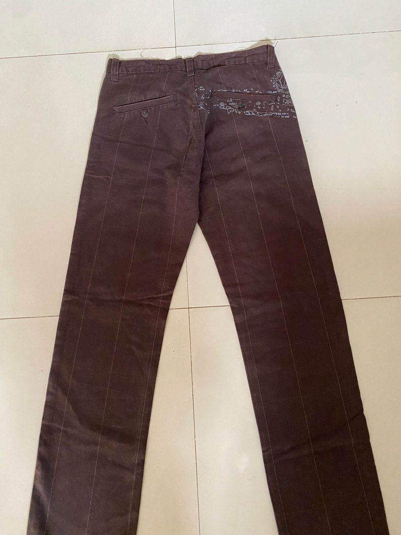 Volcom vintage skate pants (Category: Jeans) located in Manila. Submitted by luxuryvintagee (Listing ID 1441419819, Image 2). Description: Volcom pants No issue .