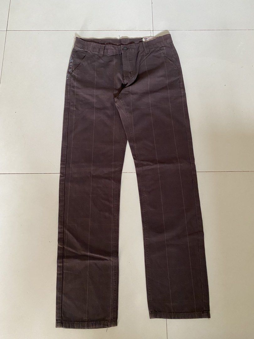 Volcom vintage skate pants (Category: Jeans) located in Manila. Submitted by luxuryvintagee (Listing ID 1441419819, Image 1). Description: Volcom pants No issue .