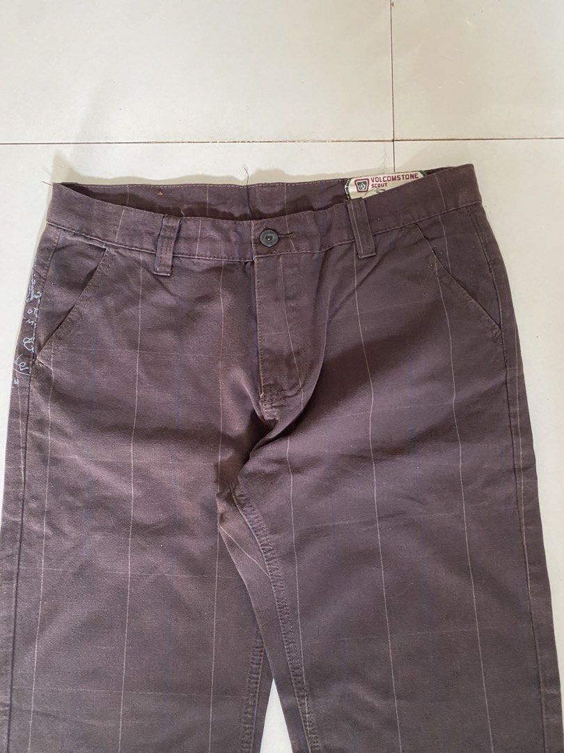 Volcom vintage skate pants (Category: Jeans) located in Manila. Submitted by luxuryvintagee (Listing ID 1441419819, Image 3). Description: Volcom pants No issue .