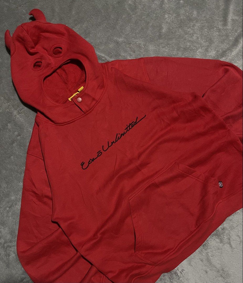 Y2K Vintage Ecko Unlimited Devil hoodie/ jacket (Category: Coats, Jackets and Outerwear) located in Davao. Submitted by batz11 (Listing ID 1441567866, Image 2). Description: Y2K ECKO DEVIL HOODIE Condition: Excellent condition Color rate: 9.8/10 Dimensions: 23 x 27 23 width/ 27 length NO ISSUE ❌ DAVAO CITY LOCATION 📍 CAN SHIP THROUGH J&T 🚚 DM IF INTERESTED 📥.