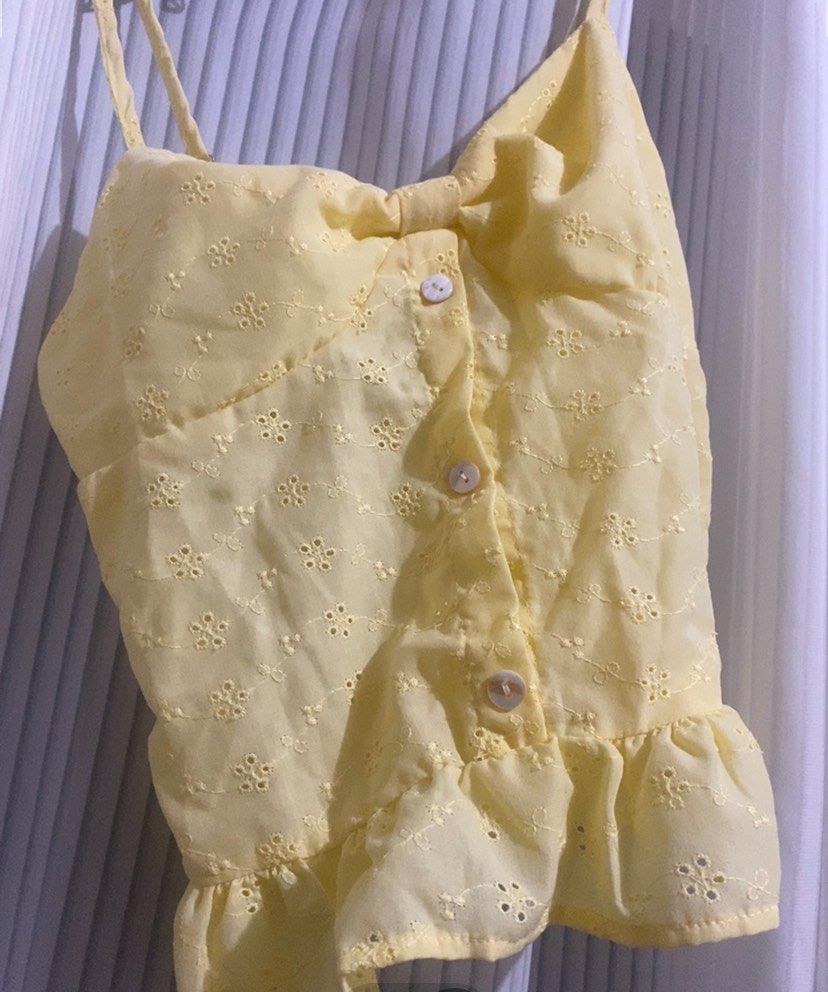 Yellow Ribbon Eyelet Sleeveless Top (Category: Blouses) located in Mandaue City. Submitted by Currentcrs (Listing ID 1441518937, Image 1). Description: .