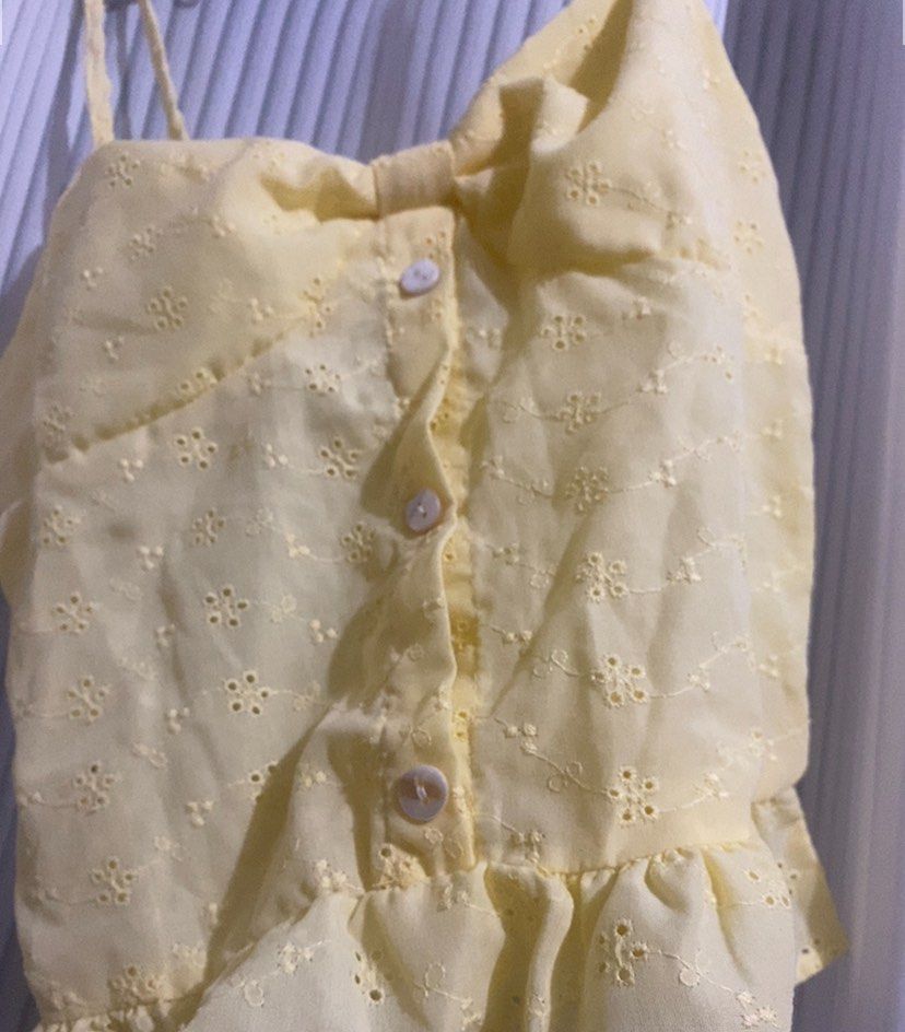 Yellow Ribbon Eyelet Sleeveless Top (Category: Blouses) located in Mandaue City. Submitted by Currentcrs (Listing ID 1441518937, Image 2). Description: .