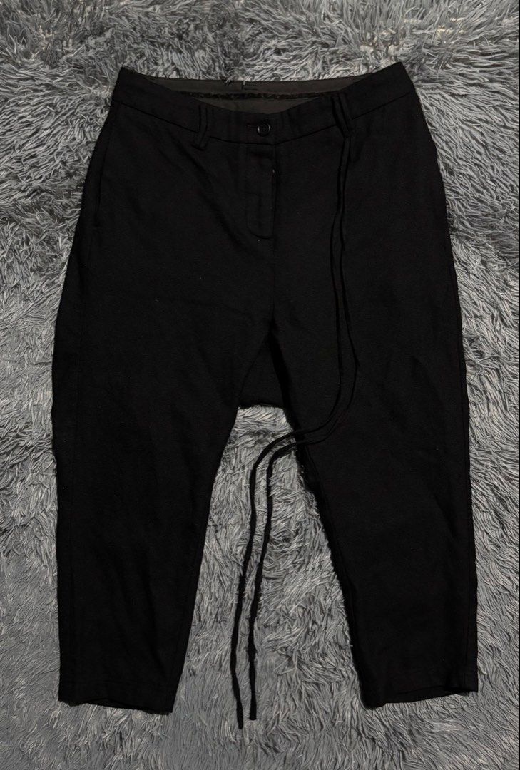 Y’s Wool trousers (Category: Trousers) located in Manila. Submitted by xnierfix_ph (Listing ID 1441534647, Image 1). Description: Y’s trouser wool ‎_______________________ ‎Size: 1 on tag ‎(Measured by Inches) ‎Width: 22 ‎Length: 28 ‎Condition: EXCELLENT ‎Color Rate: 9/10 ‎Issue: cut tag ‎_______________________ ‎ ‎Color may vary due to lightning so check wisely. ‎Thank you for your understanding ❤️.