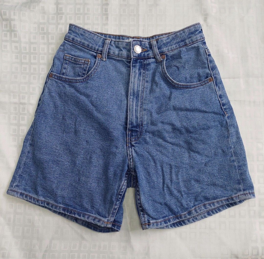 Zara Denim Blue Bermuda Shorts (Category: Shorts) located in Naga. Submitted by colecurate (Listing ID 1441473579, Image 1). Description: Like New 10/10 condition Fits 25-26in waist.