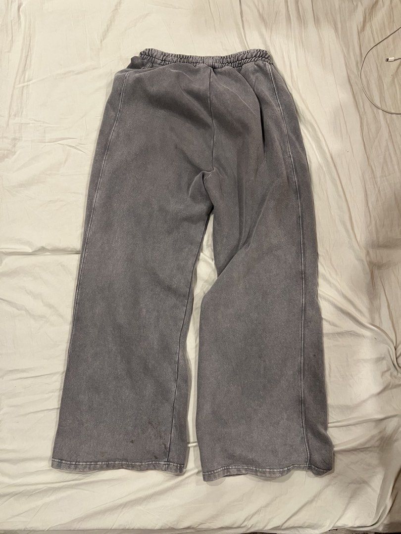 Zara Grey Wide Leg Sweatpants (Category: Other Bottoms) located in Tarlac. Submitted by nostalgia_market (Listing ID 1441502969, Image 2). Description: - Comfy grey sweatpants - Wide leg style - Drawstring waist - Washed-out look - Stitching detail down the front of each leg - Ideal for lounging or casual wear.