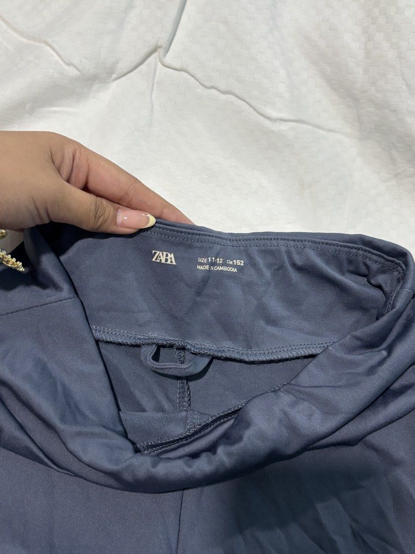 zara leggings activewear (Category: Activewear) located in Pila. Submitted by lia_0725 (Listing ID 1441457689, Image 2). Description: s-m.