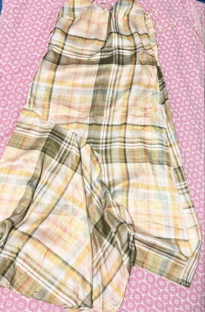 Zara Silk Asymetrical Plaid Dress (Category: Dresses) located in Valenzuela. Submitted by under.wraps (Listing ID 1389426921, Image 3). Description: .
