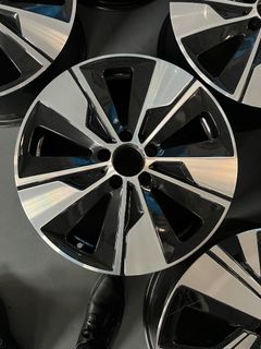 （分類：）位於 。 由 wholesalewheels-l 提交（商品編號 1444924993，圖片 1）。簡介： 。