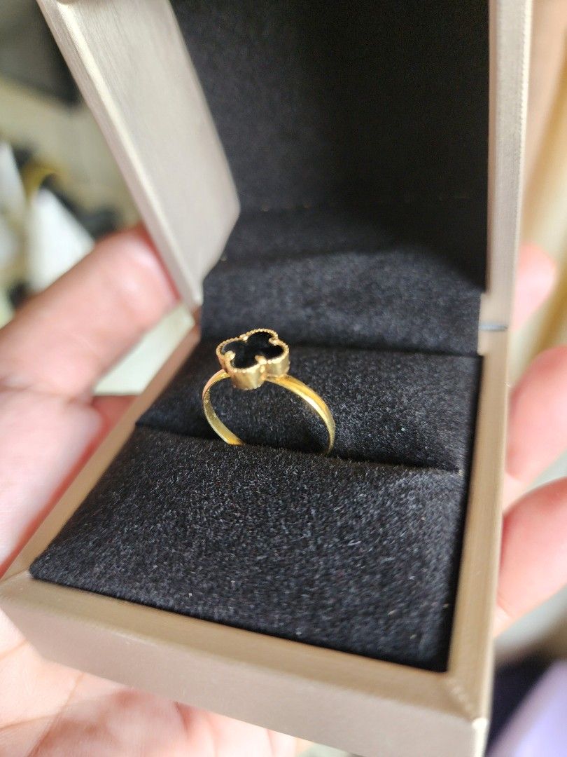 18K Gold Preloved VCA Black Onyx Ring (Category: Body Jewelry) located in Apalit. Submitted by lmargaret (Listing ID 1444938680, Image 3). Description: 6599 per gram 1.8 gram with 750 marking will have it clean again before shipping guaranteed 18k gold, have it appraised in pawnshop na. legit seller here.check my reviews for you peace of mind rfs: letting go some of my jewels(mga di gaano bet) funds for solar system hehe.
