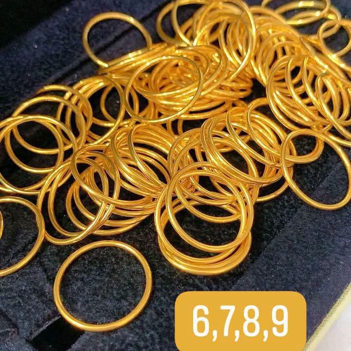 18K Saudi Gold Plain Minimalist Solid Ring (Category: Rings) located in Caloocan City. Submitted by cheskhaionlinestore2.0 (Listing ID 1444989193, Image 1). Description: Kung limited ang budget pero gustong gusto makapag simula mag invest sa ginto, ito ang isa sa mga best recommendation namin, mura man pero maasahan sa quality at higit sa lahat nasasangla pa 🥰🔥. Madami ka din gawing style pwedeng pang stopper kung may maluwag kang ring, pwedeng